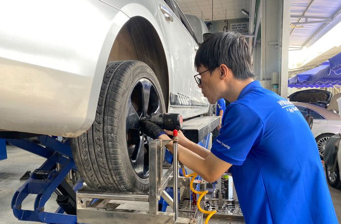 Quản lý và giám sát thi công sơn ky-thuat-bao-duong-o-to (1)