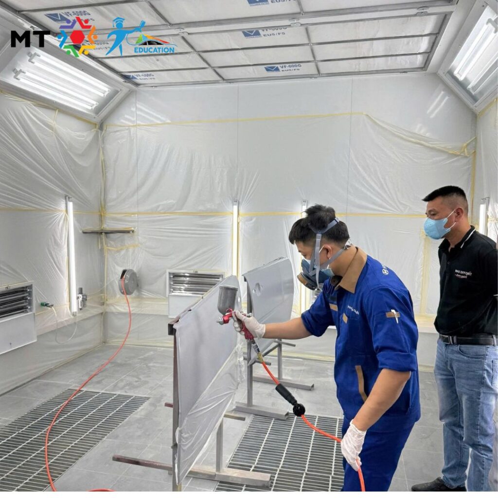Nghề Sơn Ô Tô 2026: Cơ Hội, Thách Thức Và Lưu Ý Khi Theo Học Đào tạo thợ sơn MT- Education